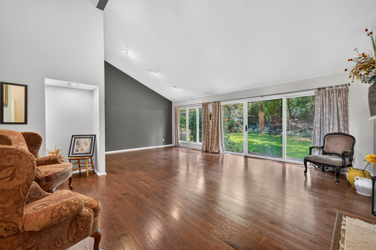 5343 Winding Creek Road Property Photo 7