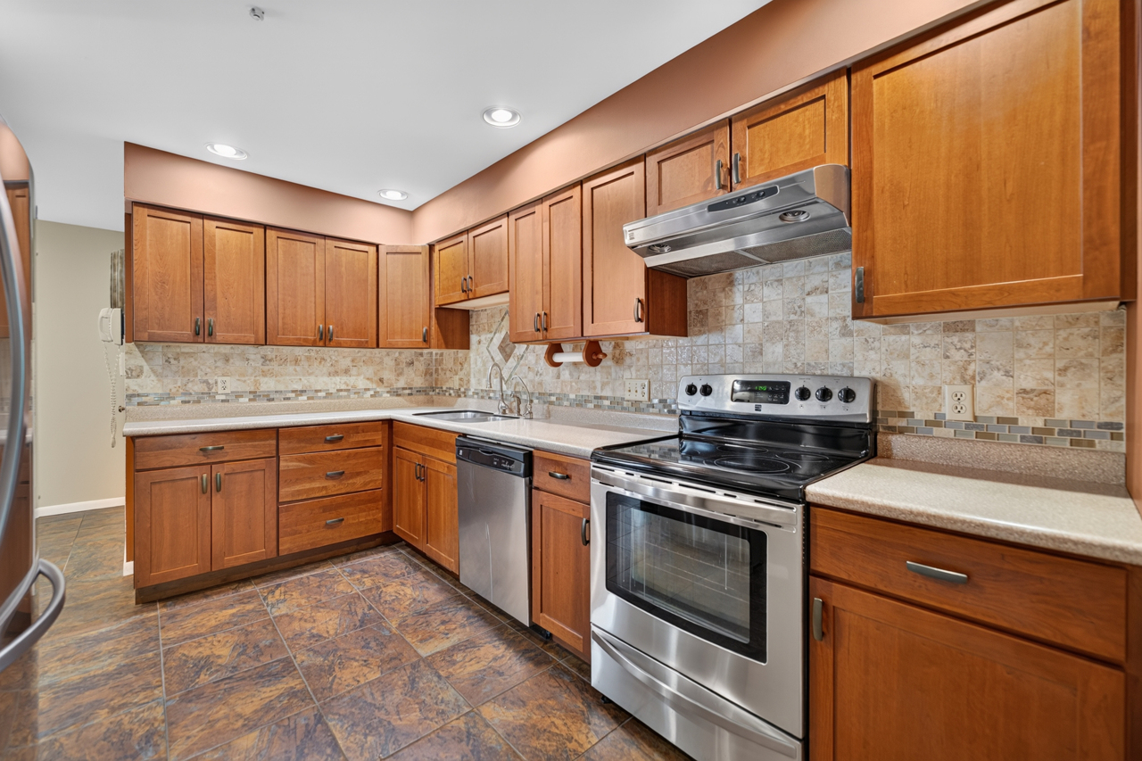 5343 Winding Creek Road Property Photo 12