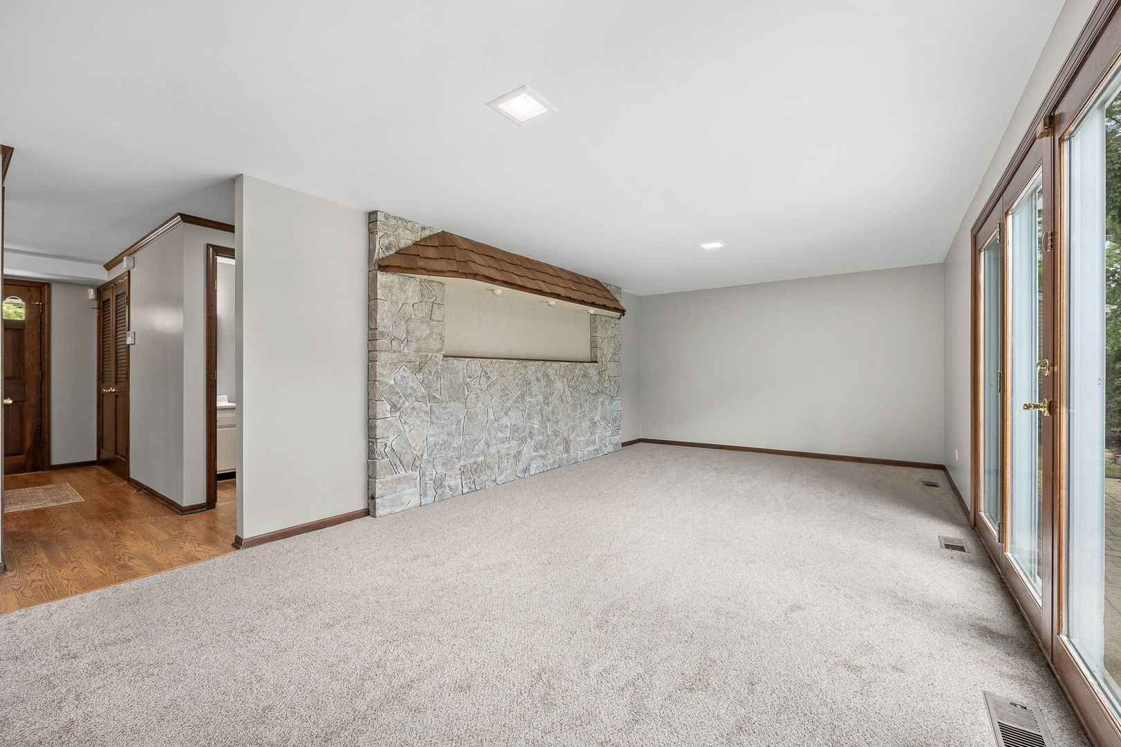 601 Menominee Lane Property Photo 14