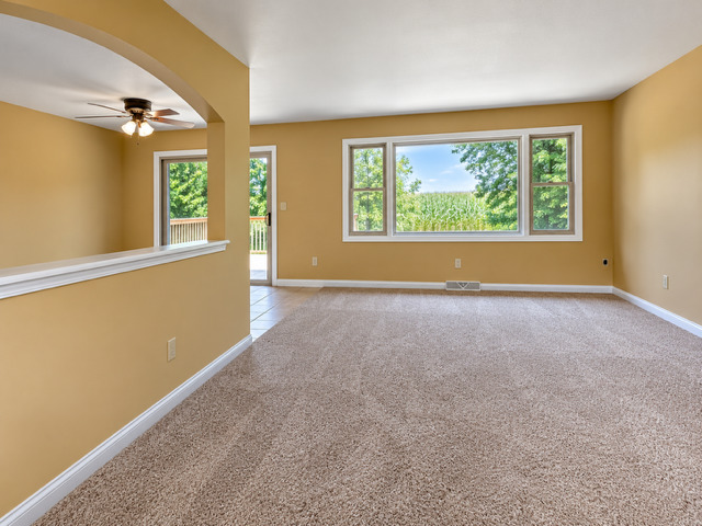 2347 N 45th Road Property Photo 11