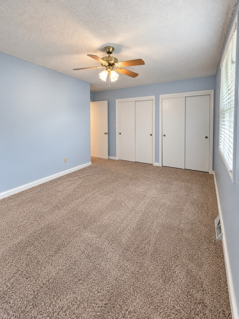 2347 N 45th Road Property Photo 17