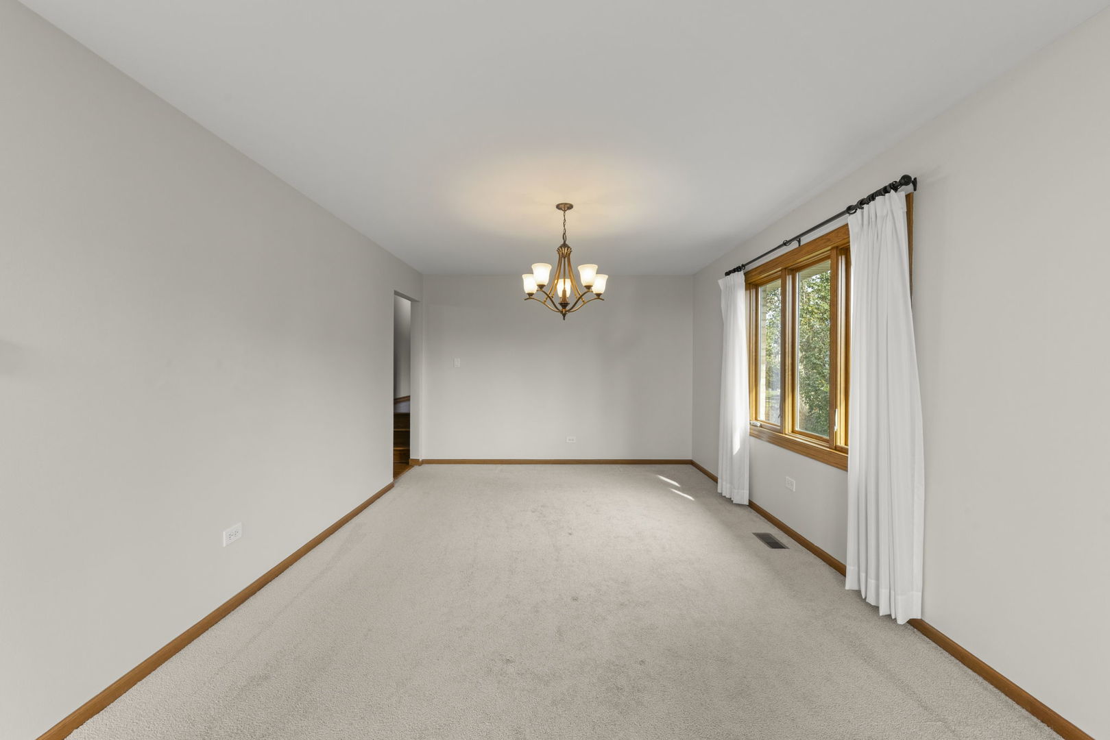 17349 Grange Drive Property Photo 6