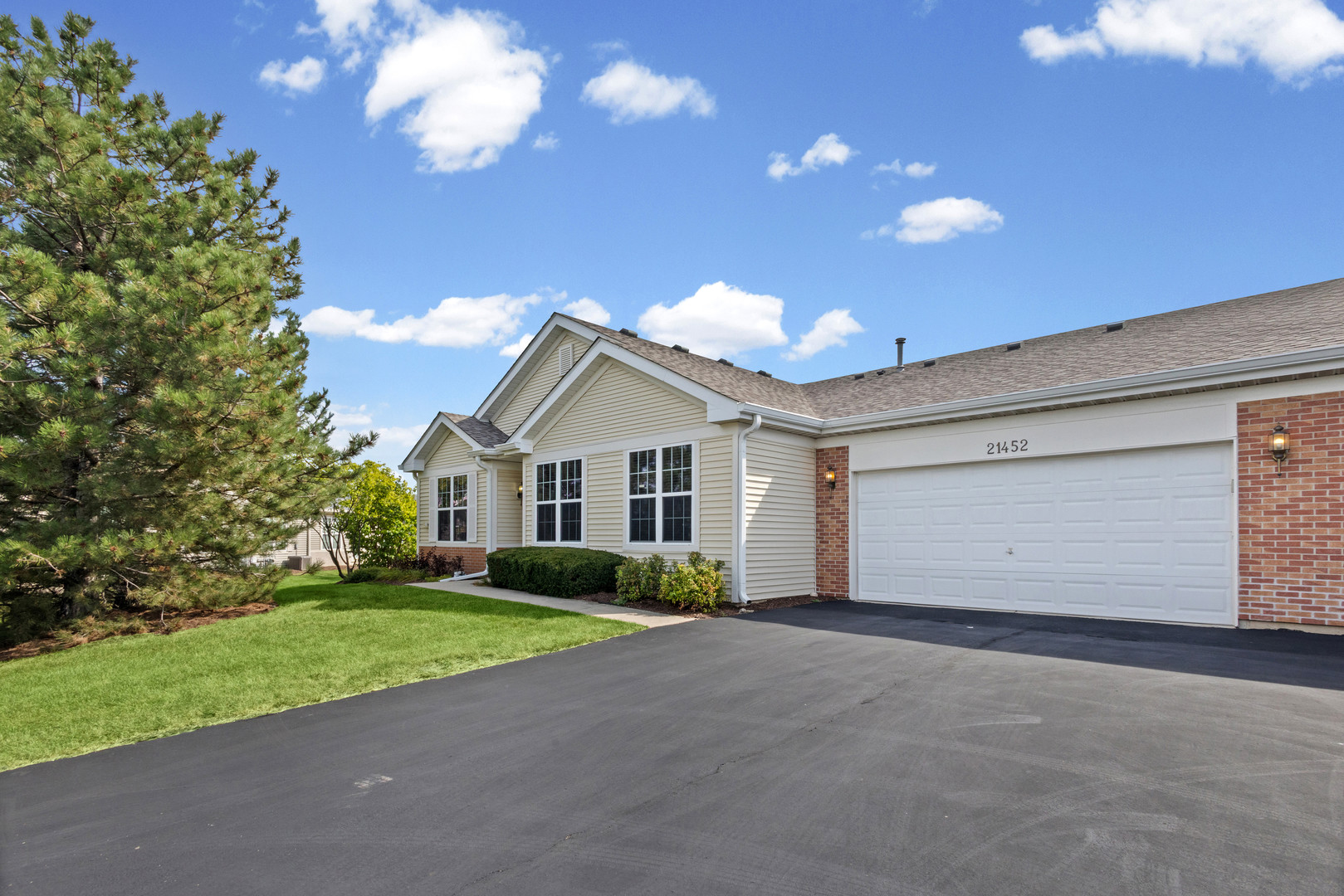 21452 Papoose Lake Drive 21452 Property Photo 1