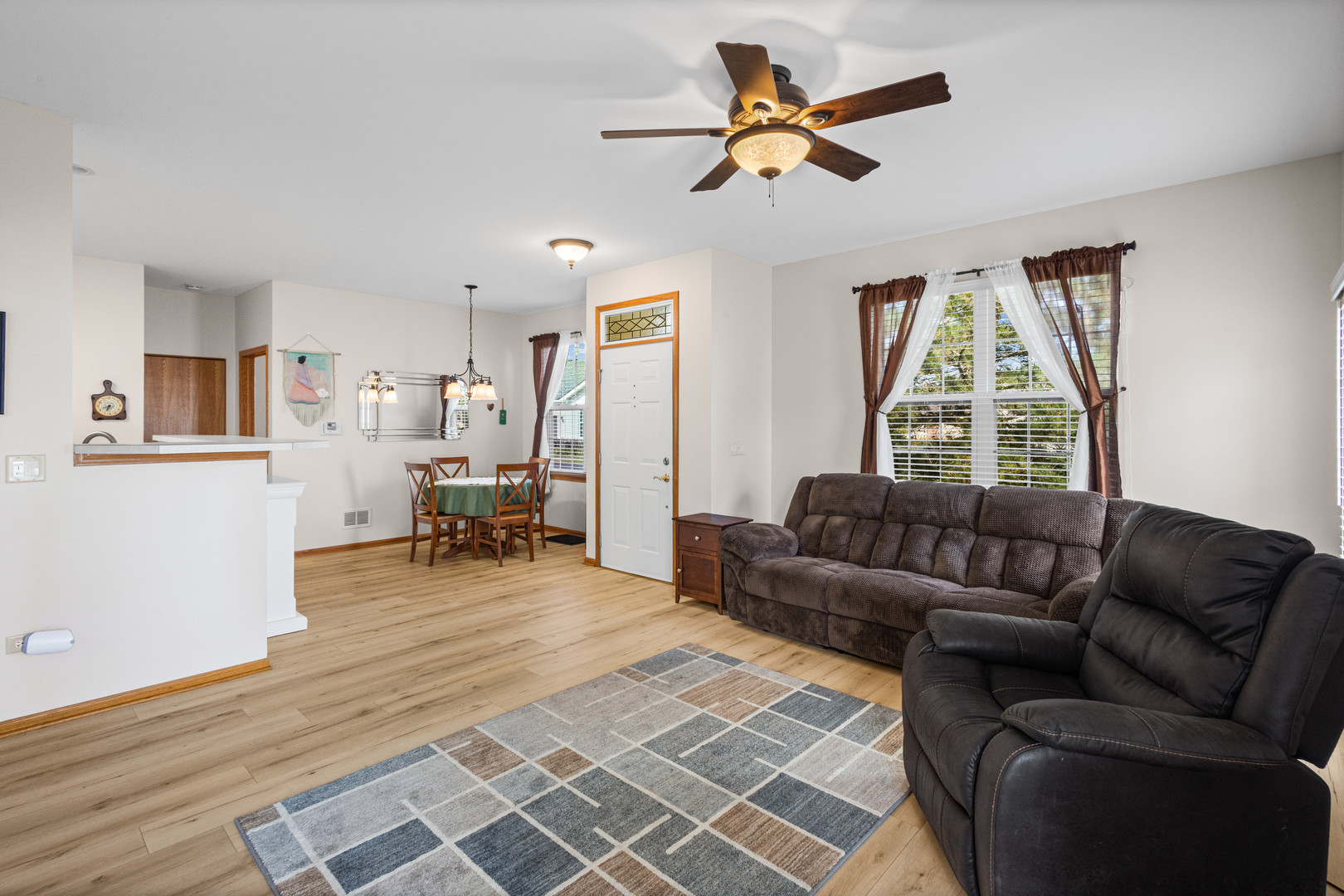 21452 Papoose Lake Drive 21452 Property Photo 9