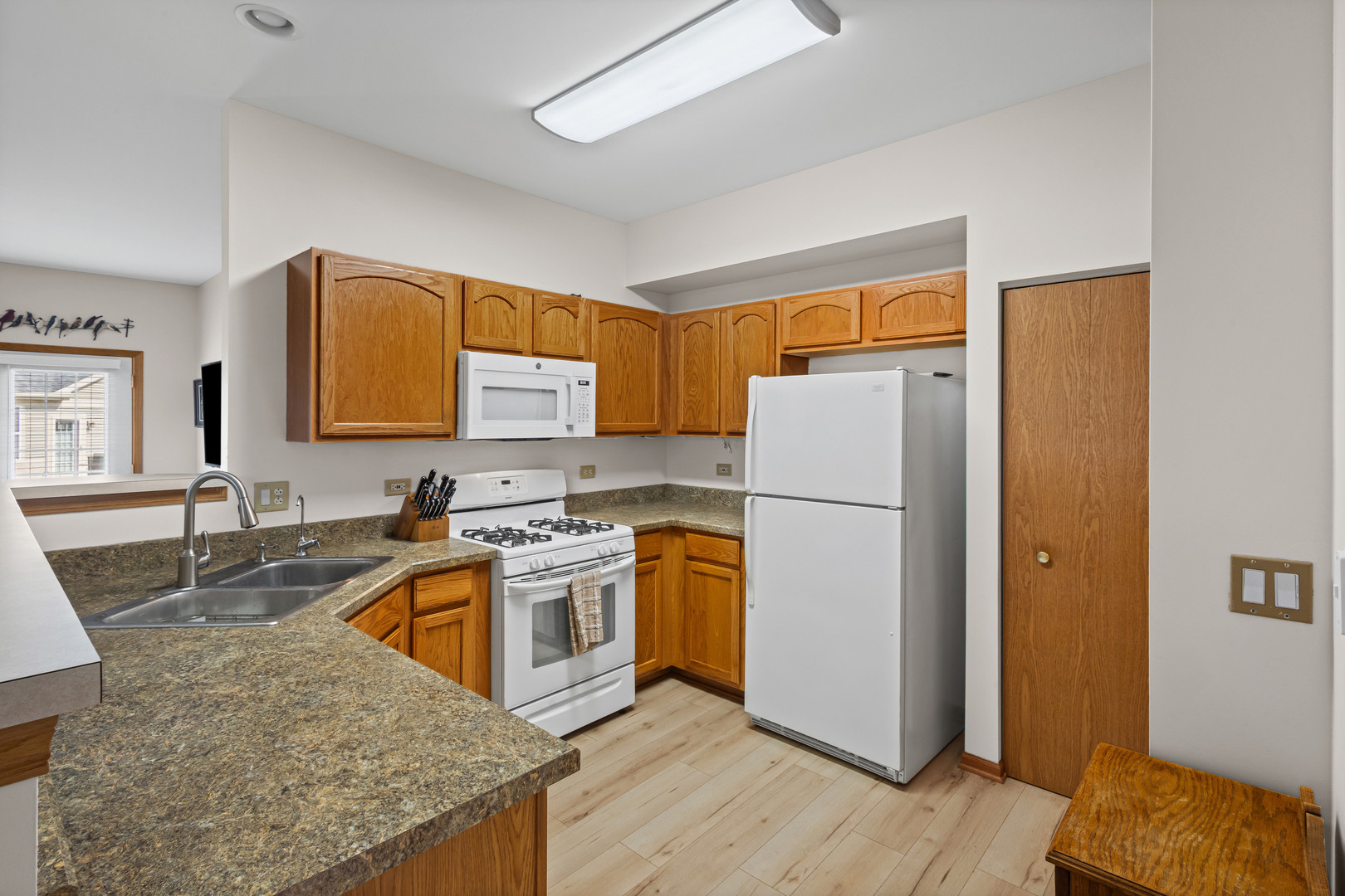 21452 Papoose Lake Drive 21452 Property Photo 12