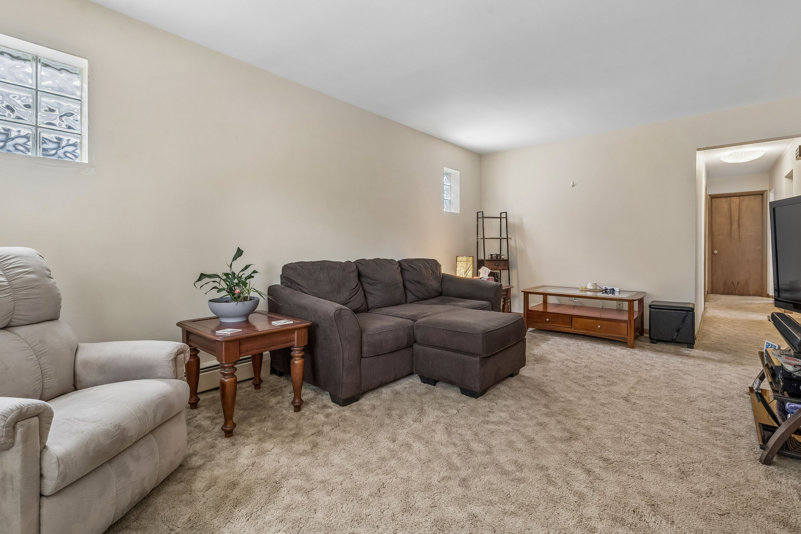 4923 N Kedvale Avenue Property Photo 2