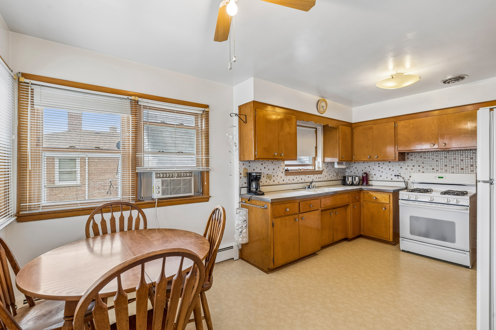 4923 N Kedvale Avenue Property Photo 5