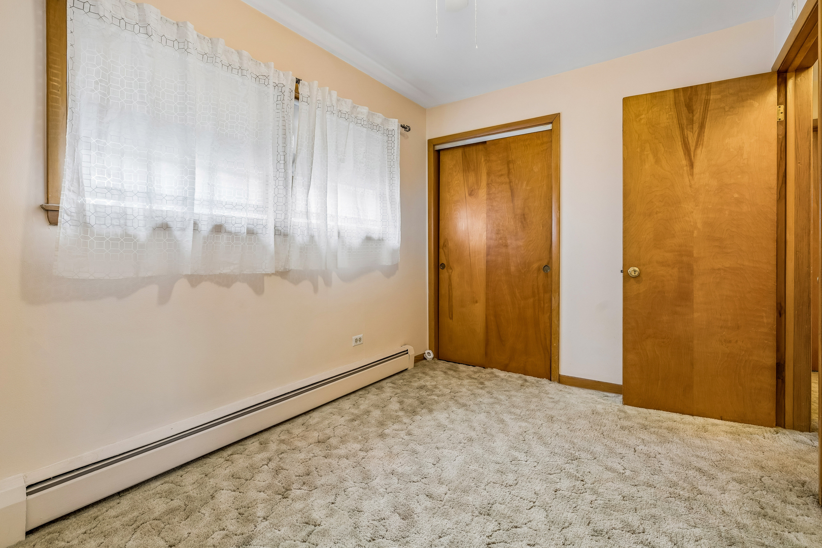 4923 N Kedvale Avenue Property Photo 9