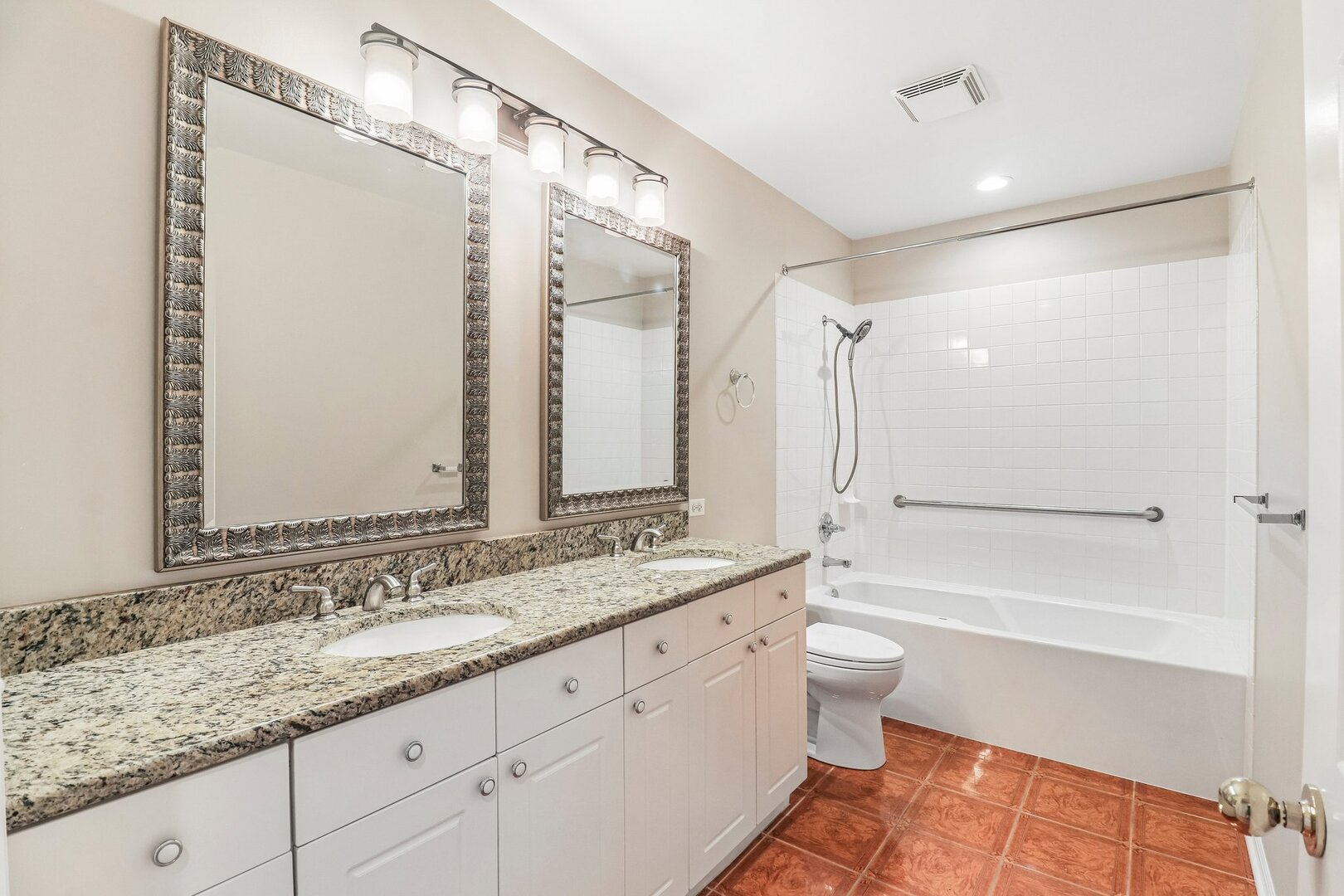 860 Weidner Road 404 Property Photo 15