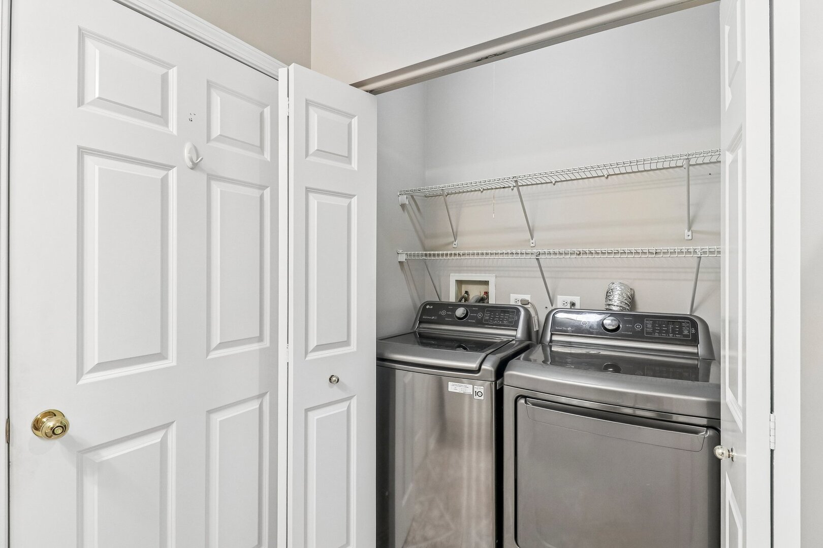 860 Weidner Road 404 Property Photo 18