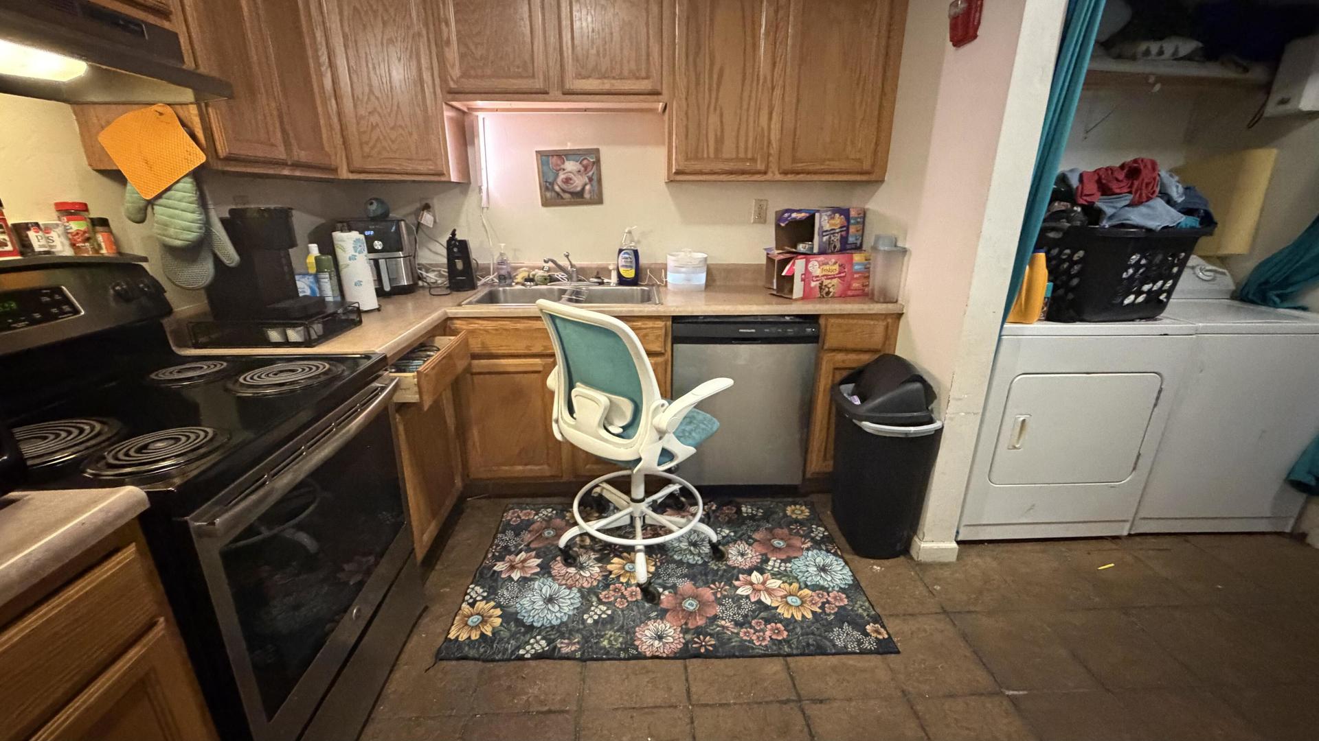 600 S Washington Street Property Photo 4