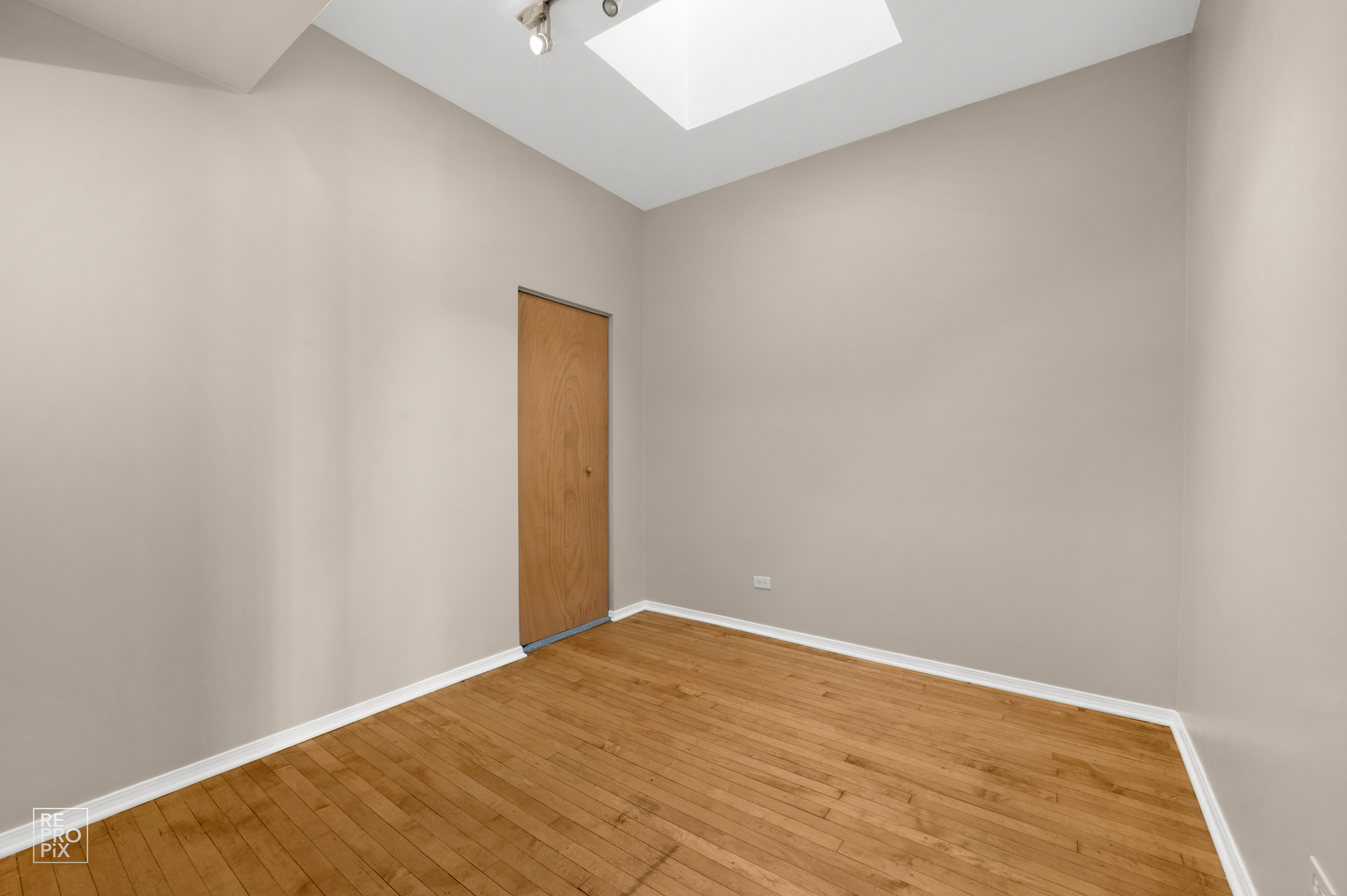 1904 W North Avenue 2 Property Photo 5