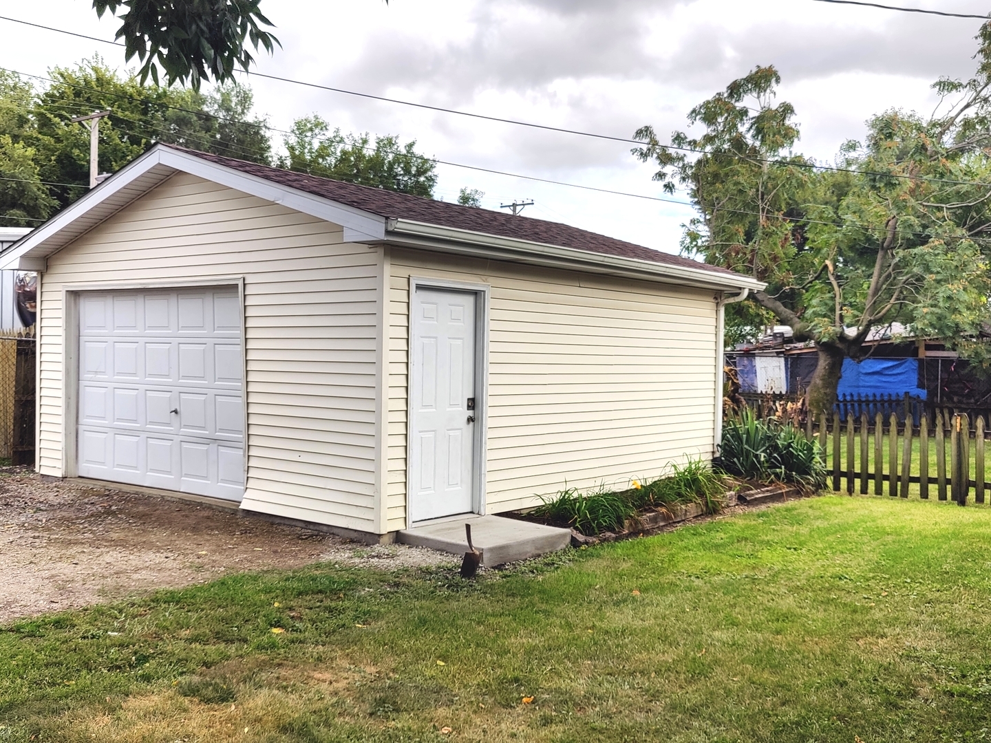 226 Henderson Avenue Property Photo 4
