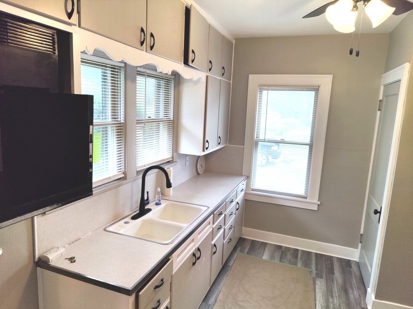 226 Henderson Avenue Property Photo 18