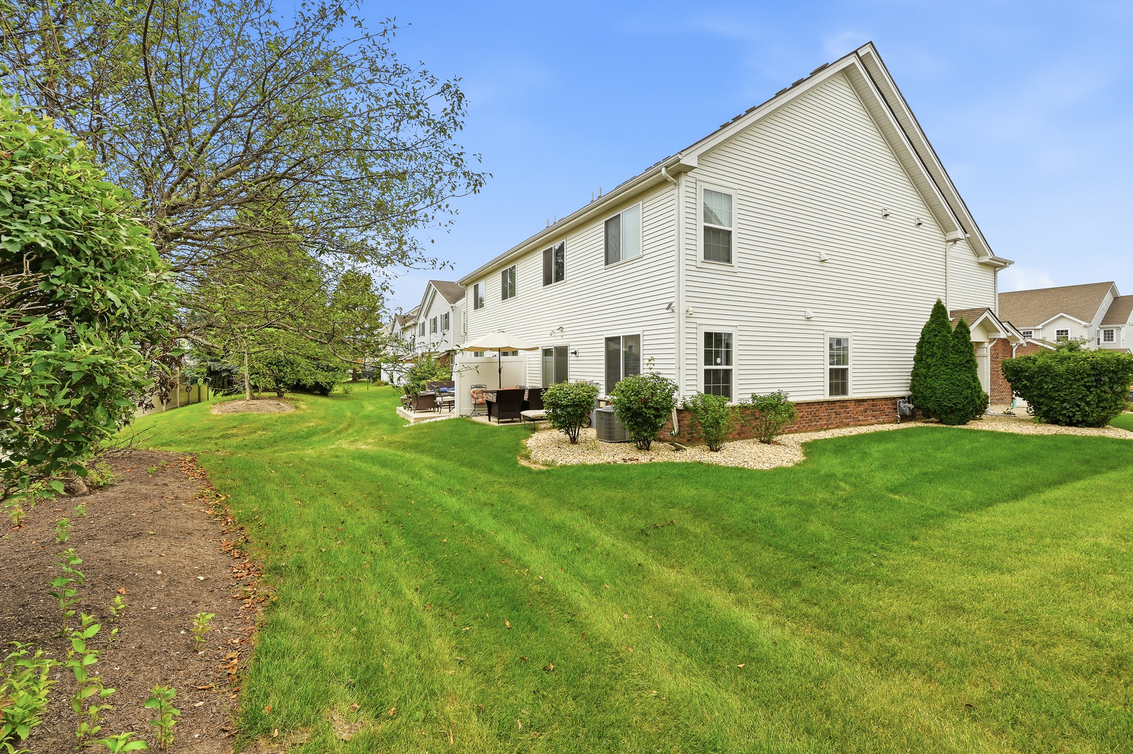 8646 Foxborough Way Property Photo 2