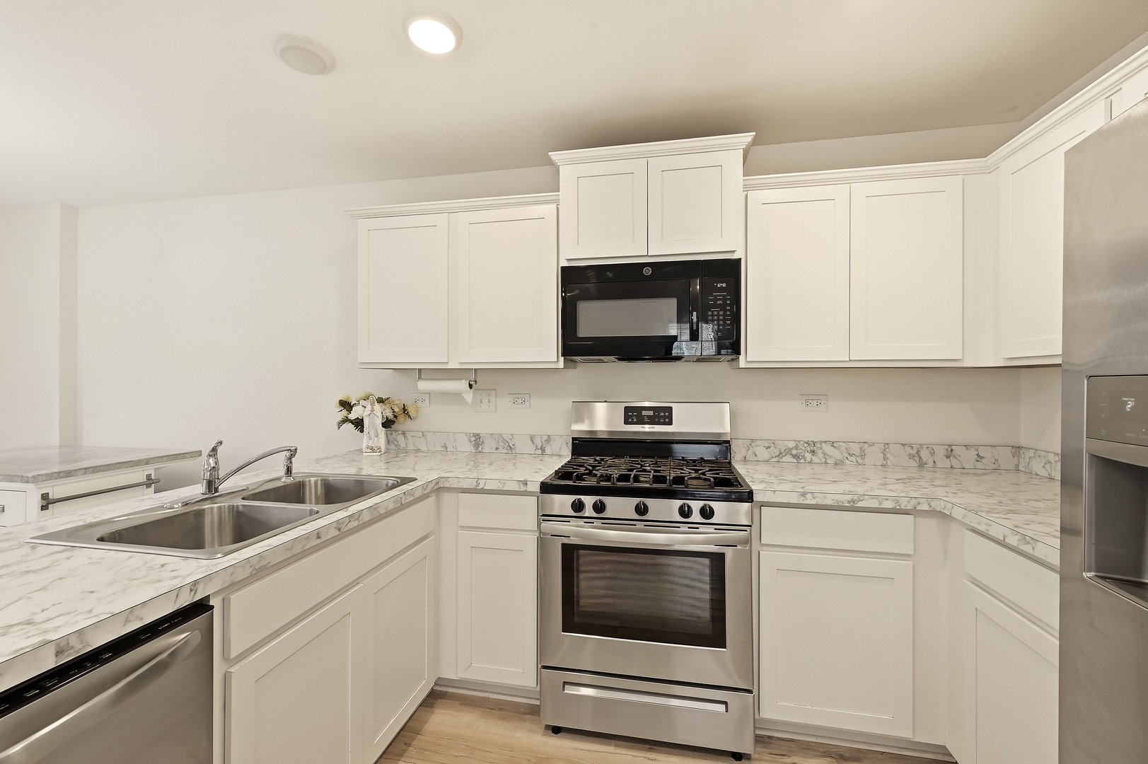8646 Foxborough Way Property Photo 9