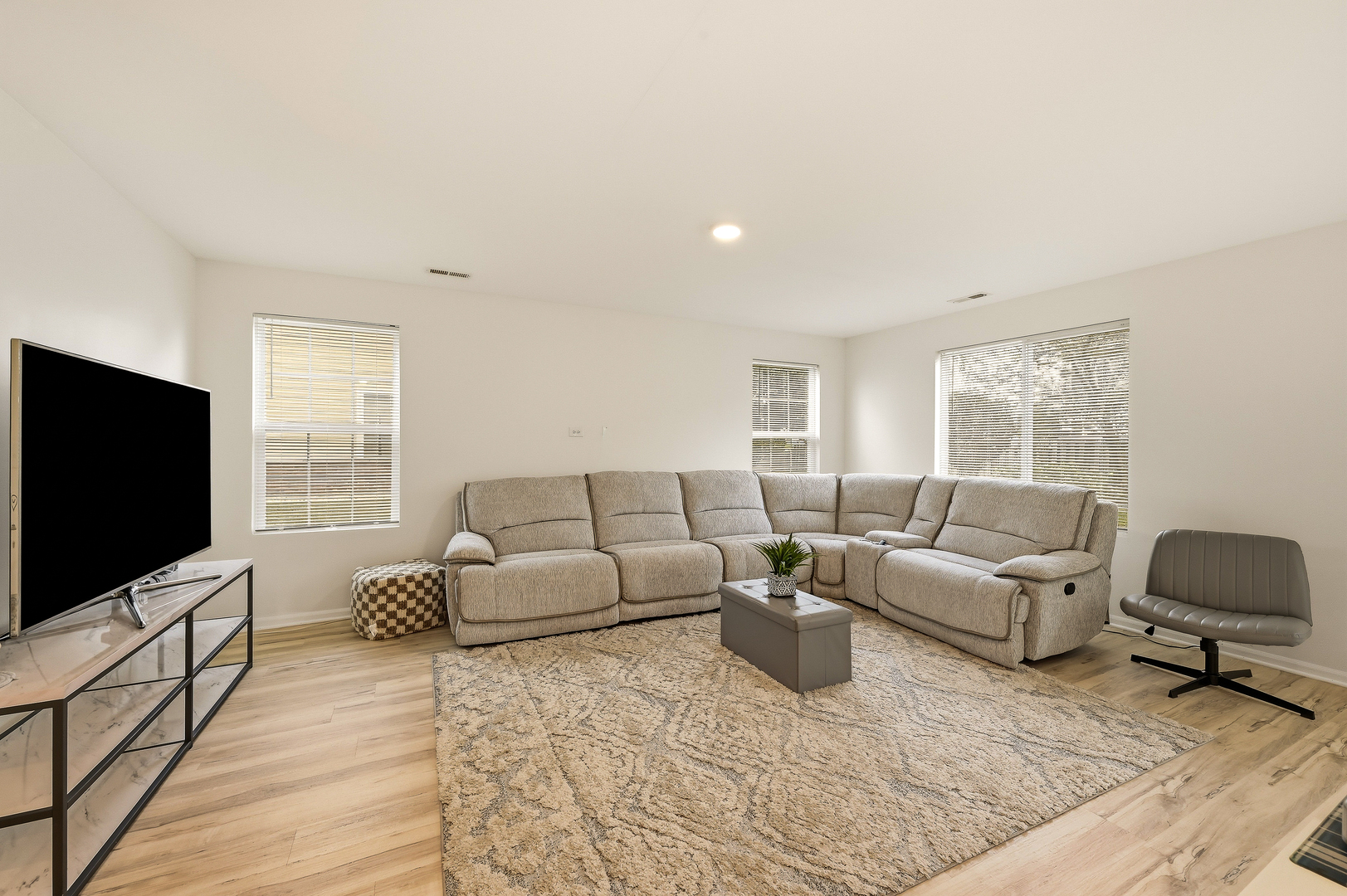8646 Foxborough Way Property Photo 10