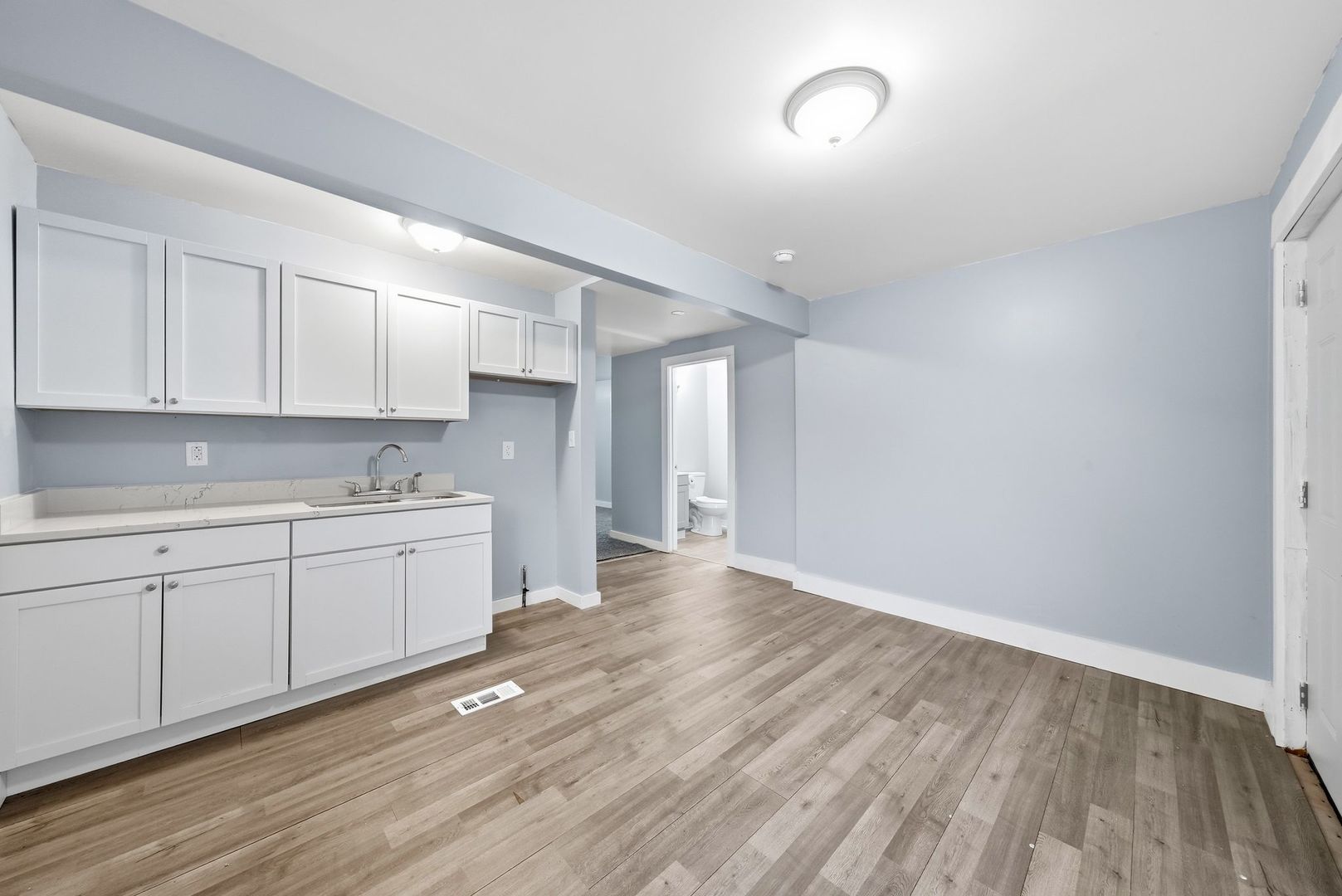 1651 Elgin Avenue Property Photo 9