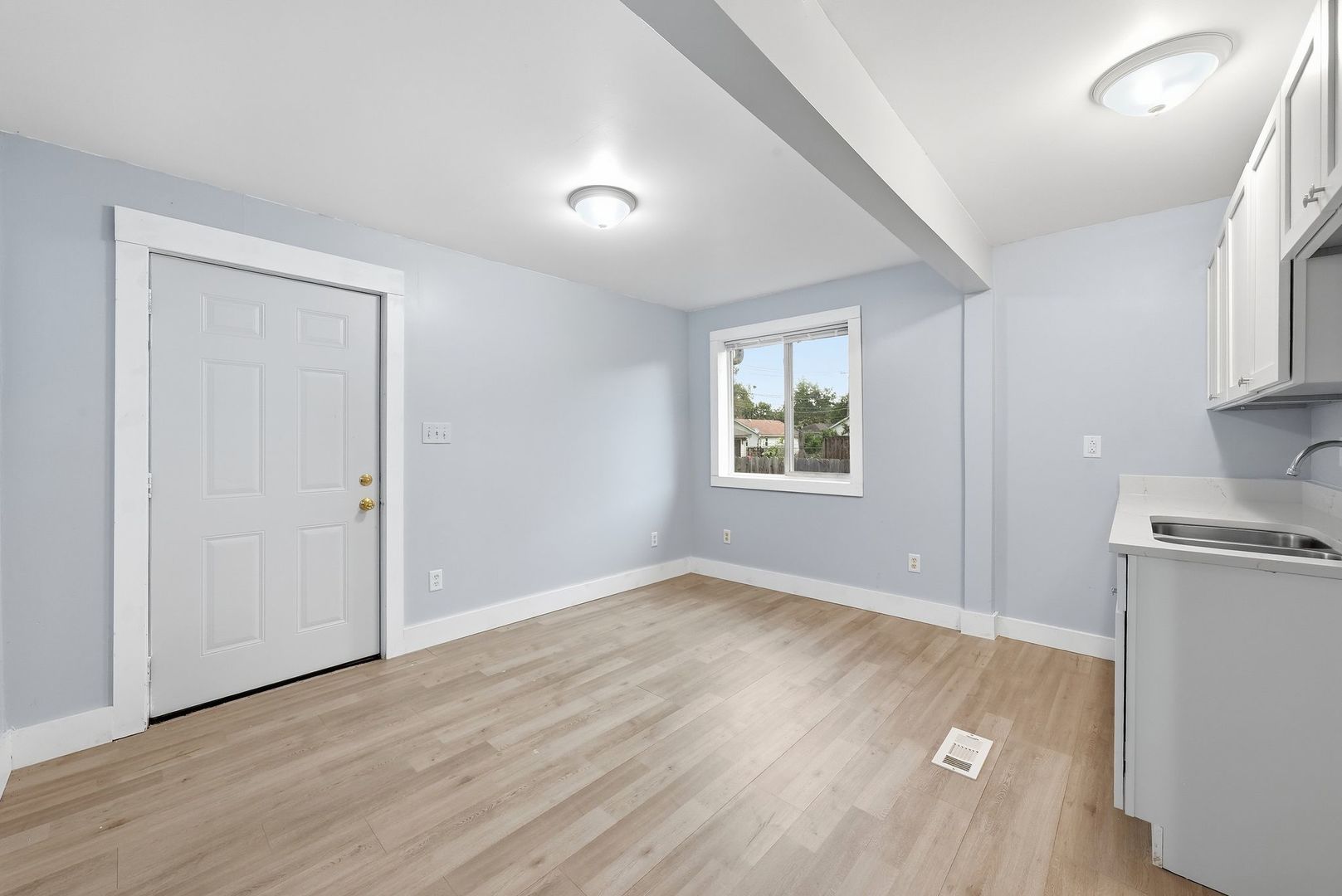 1651 Elgin Avenue Property Photo 10