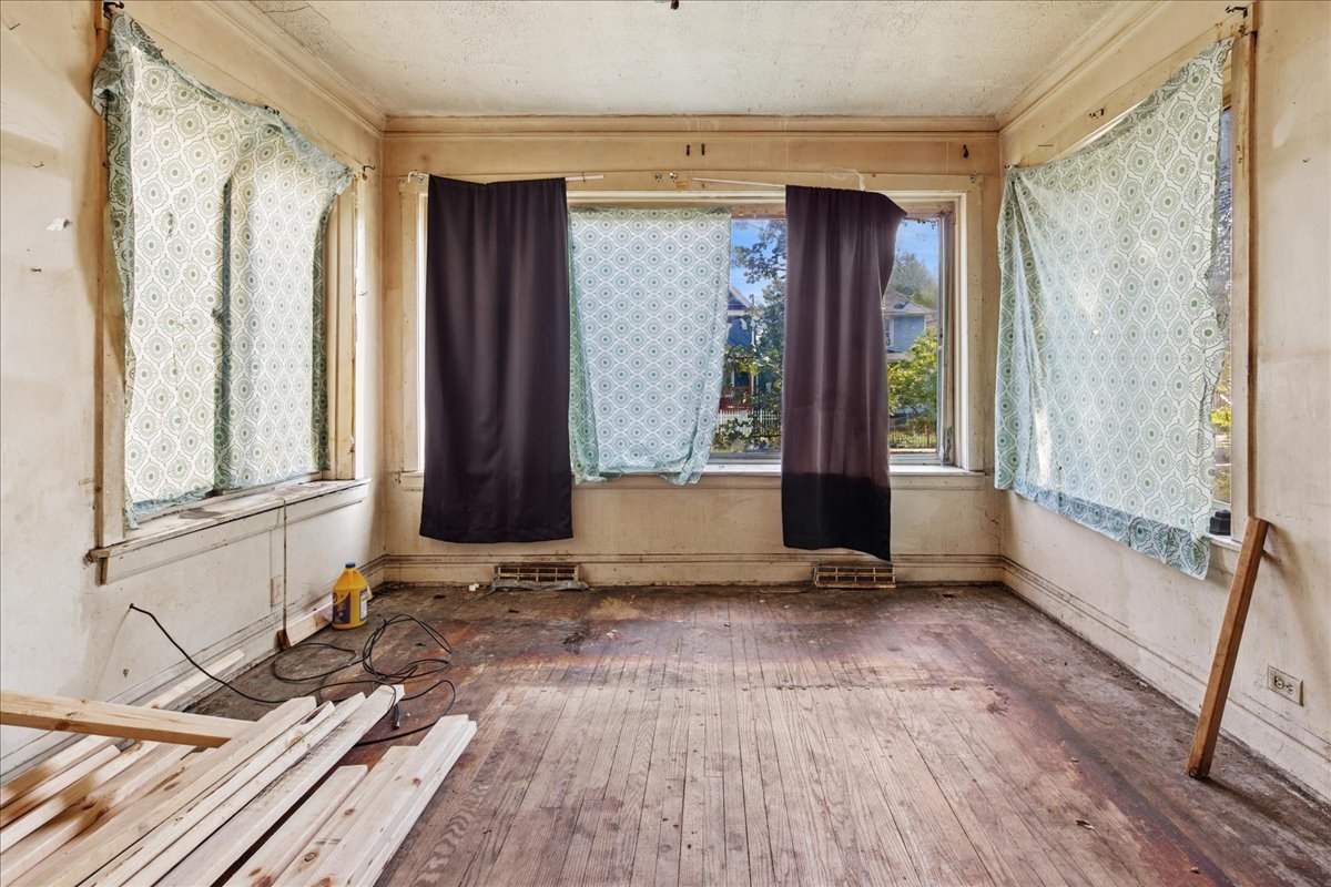 514 N Leamington Avenue Property Photo 3