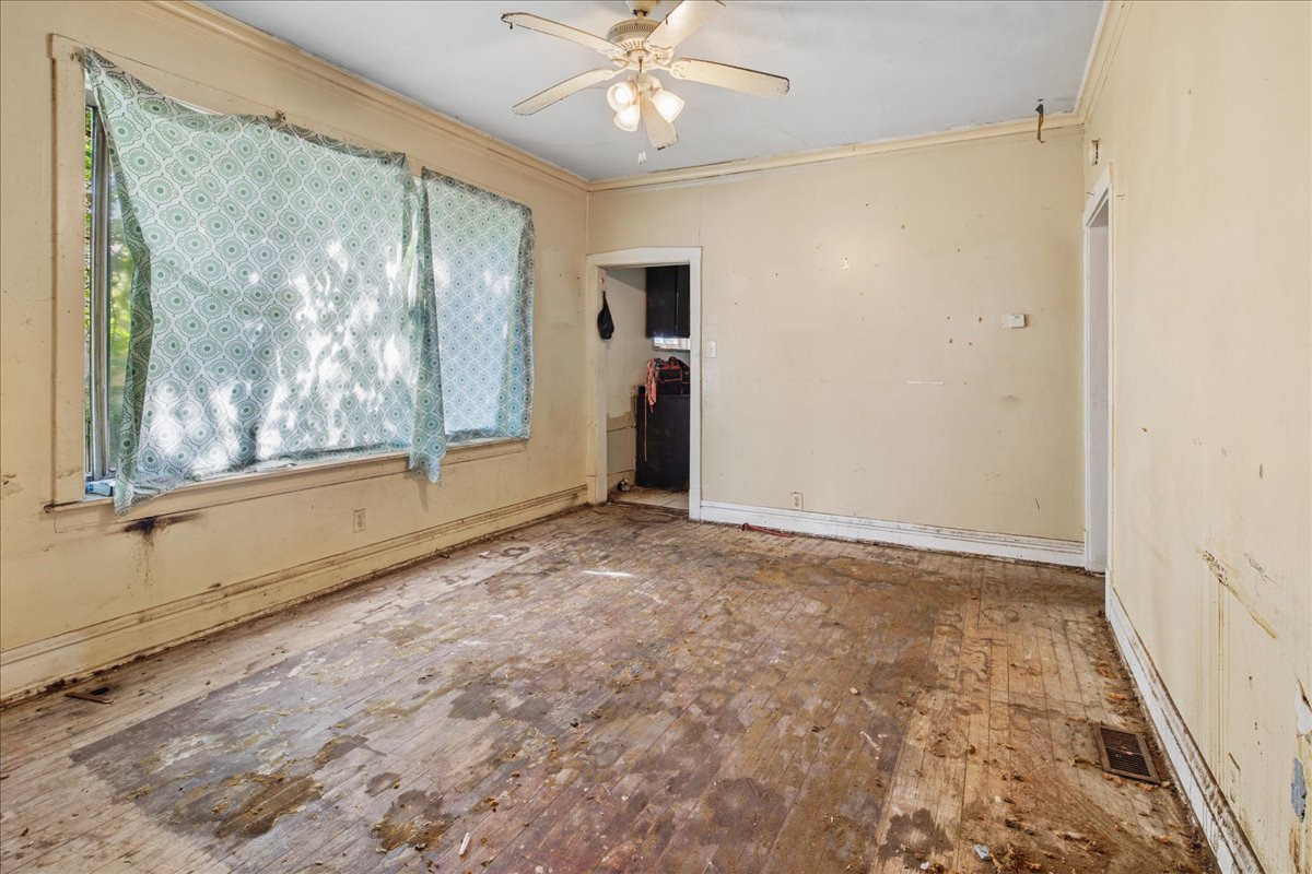 514 N Leamington Avenue Property Photo 4