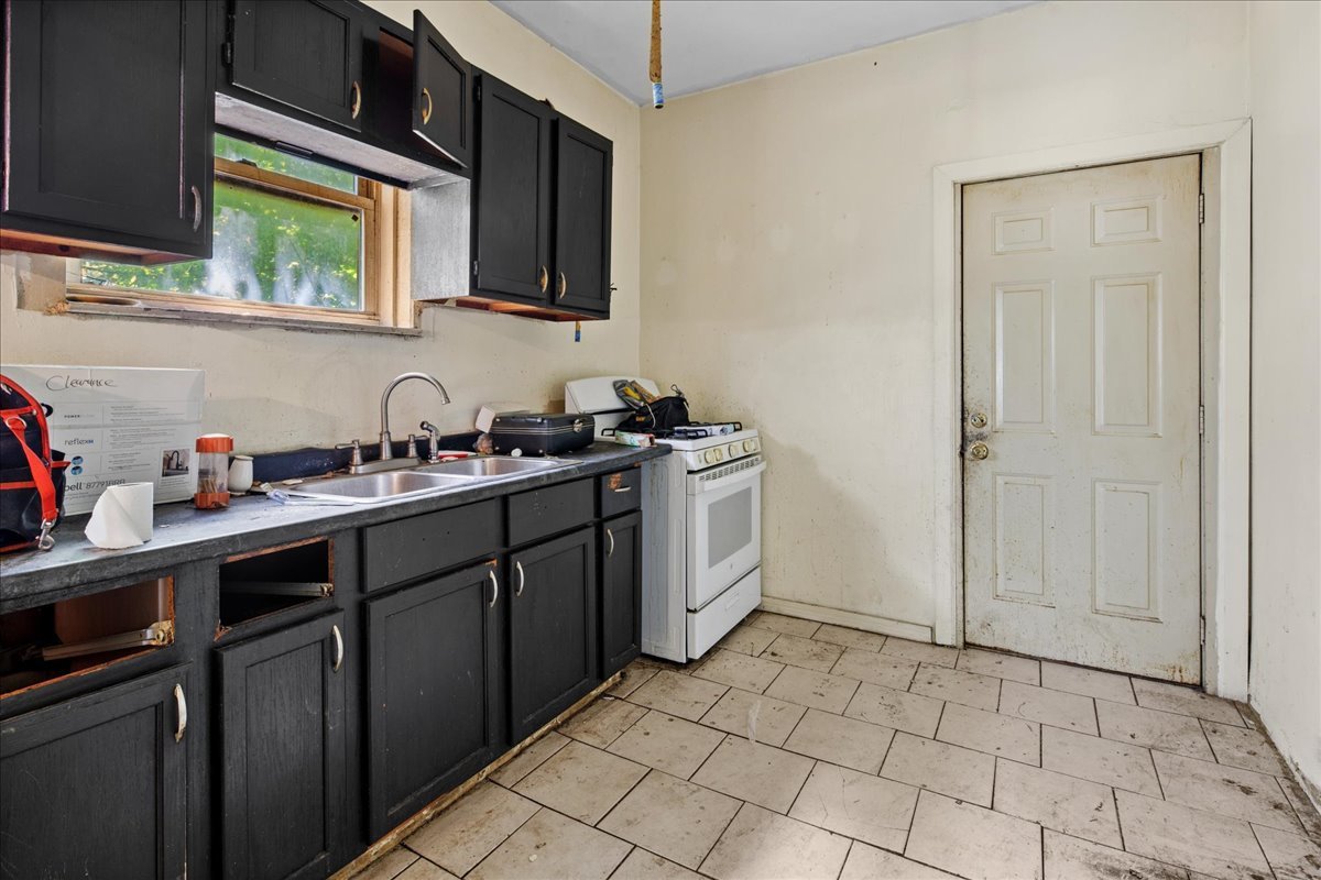 514 N Leamington Avenue Property Photo 6