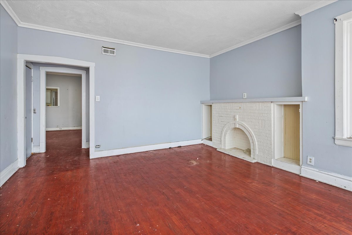 514 N Leamington Avenue Property Photo 9