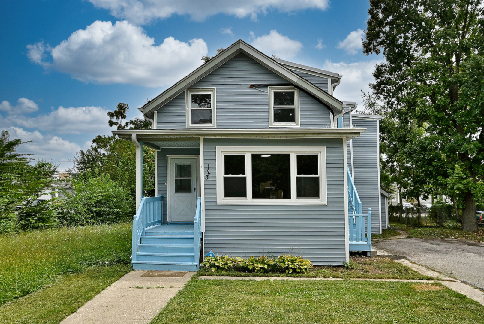 123 S 12th Avenue Property Photo 1