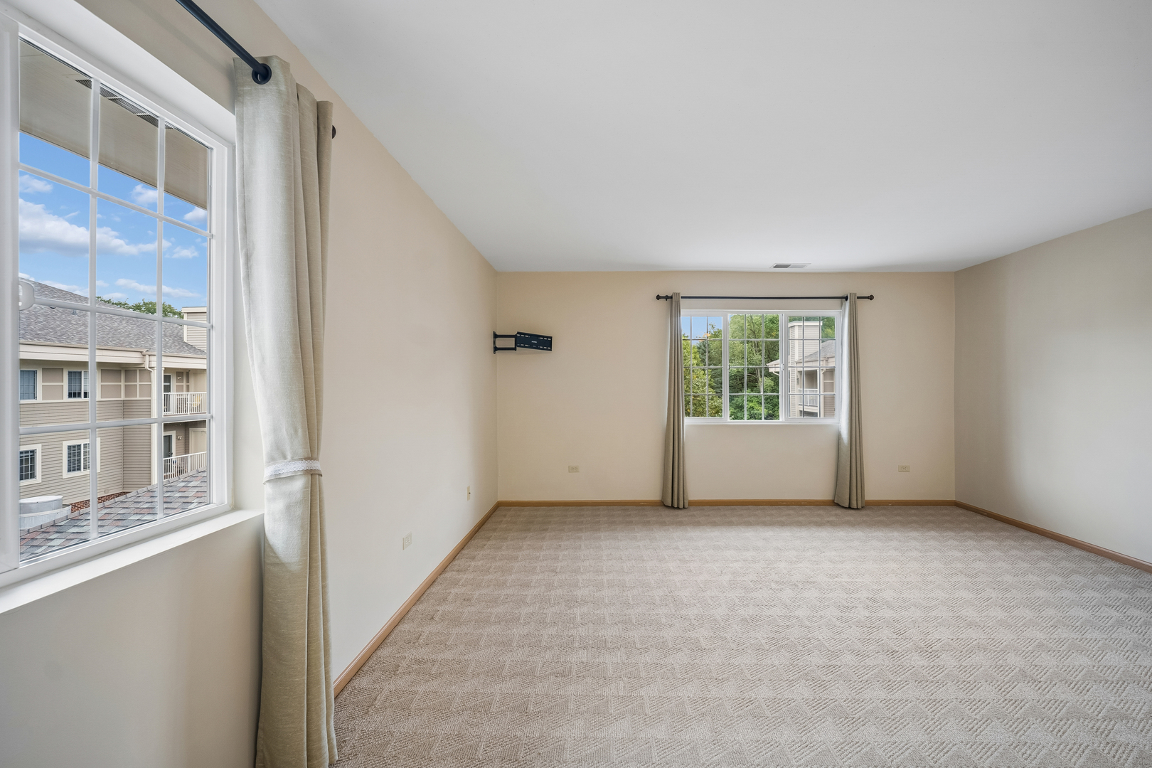 801 N Mclean Boulevard 330 Property Photo 8