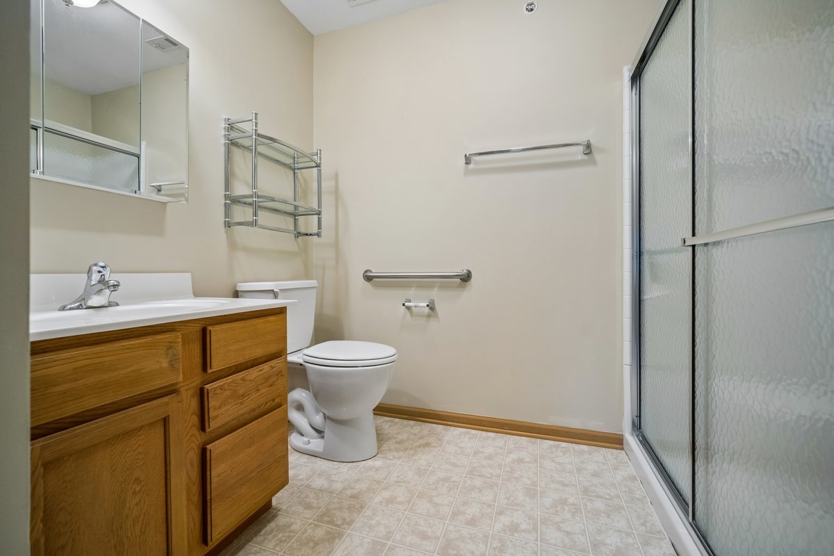 801 N Mclean Boulevard 330 Property Photo 15