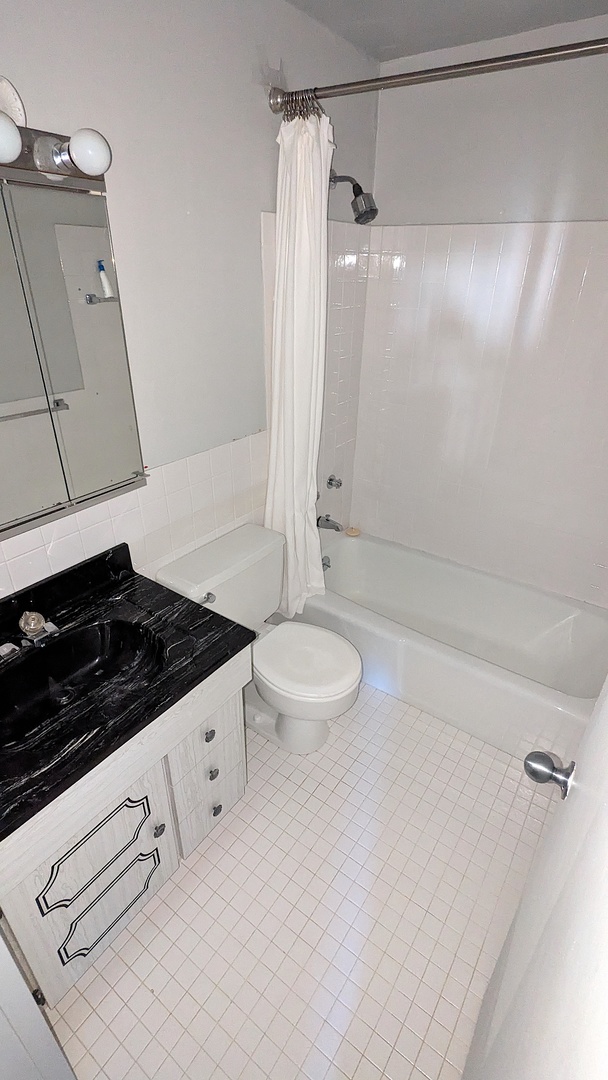 5455 N Sheridan Road 705 Property Photo 4