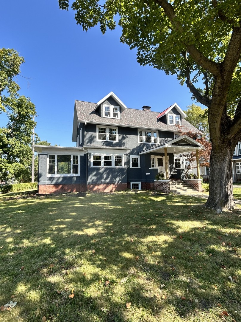 200 E Dakota Street Property Photo 1