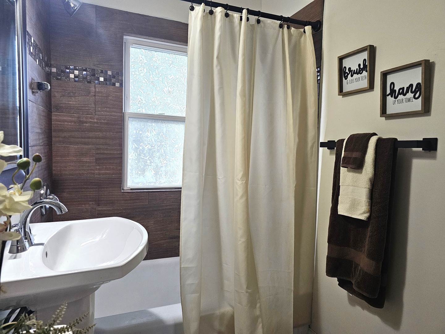 8006 Long Avenue Property Photo 8