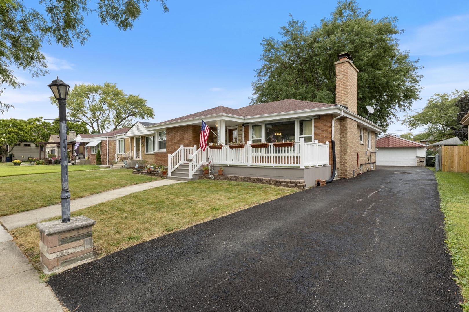 9643 S Richmond Avenue Property Photo 1