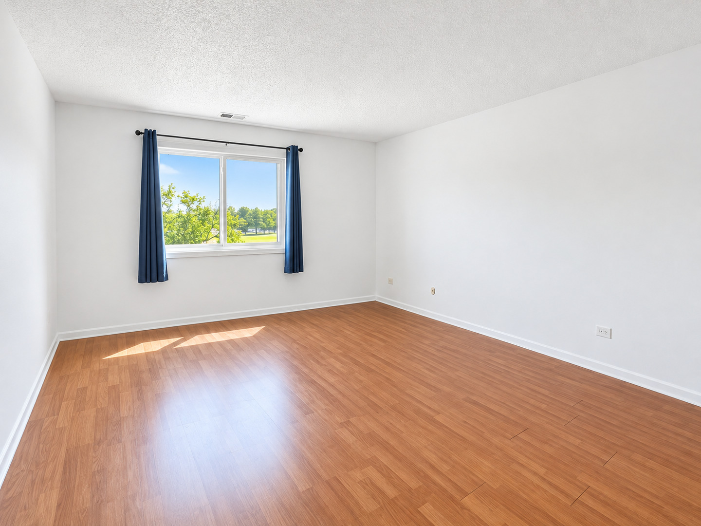 601 W Huntington Commons Road 302 Property Photo 14