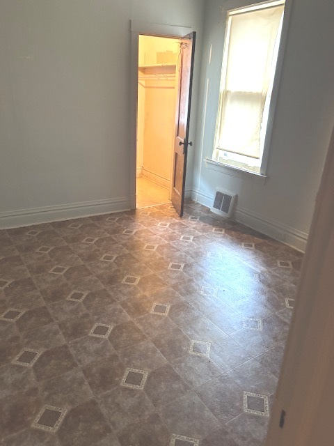 9765 S Winston Avenue Property Photo 8