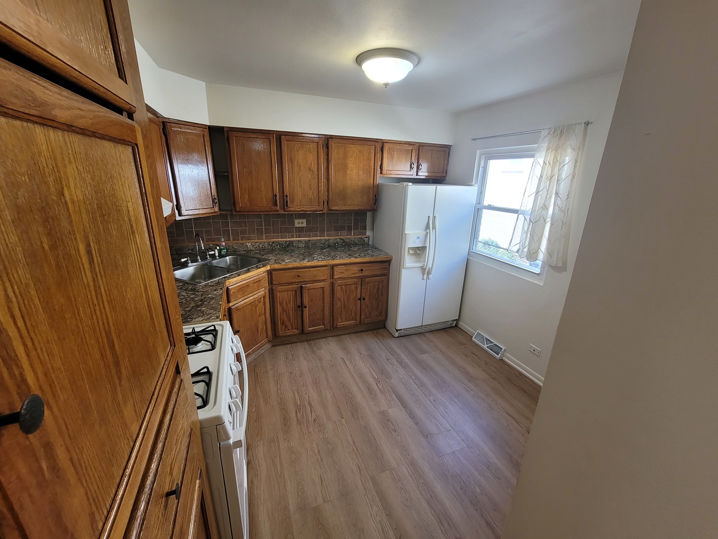 8950 Skokie Boulevard B Property Photo 4