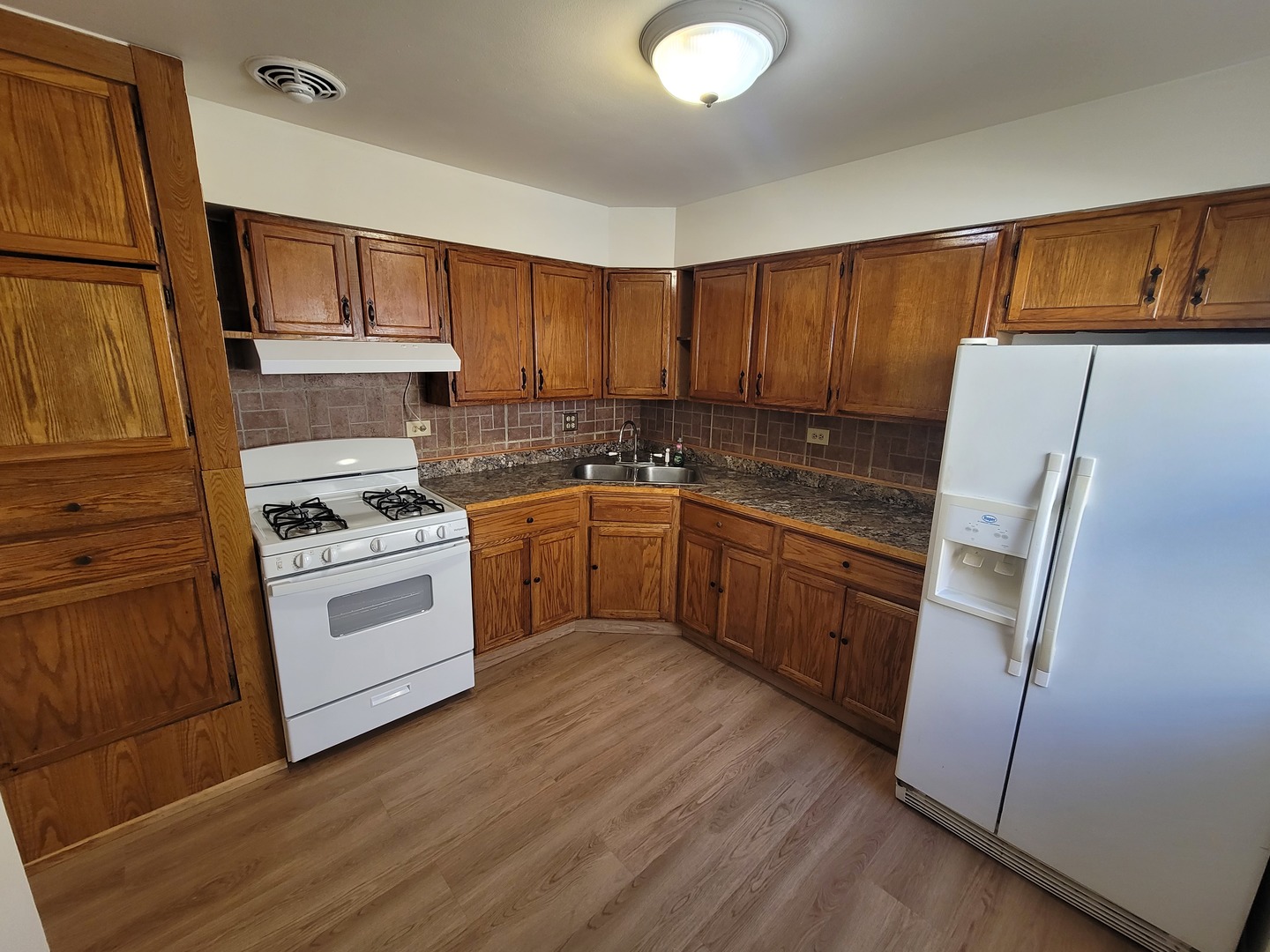 8950 Skokie Boulevard B Property Photo 5