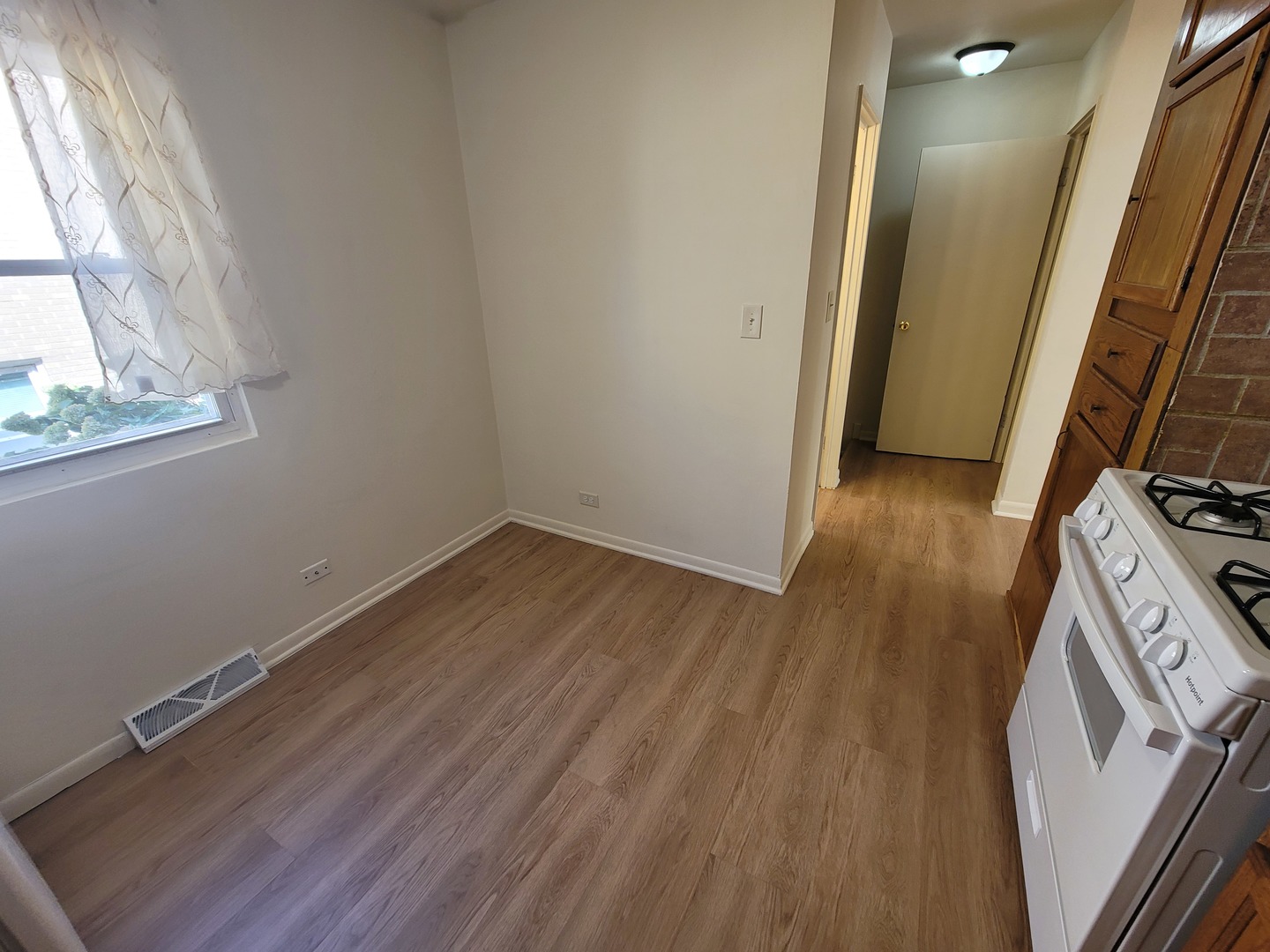 8950 Skokie Boulevard B Property Photo 6