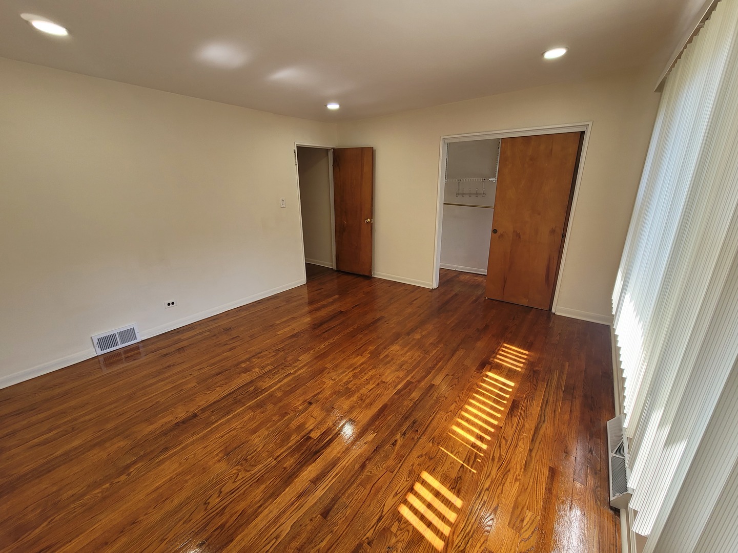 8950 Skokie Boulevard B Property Photo 8
