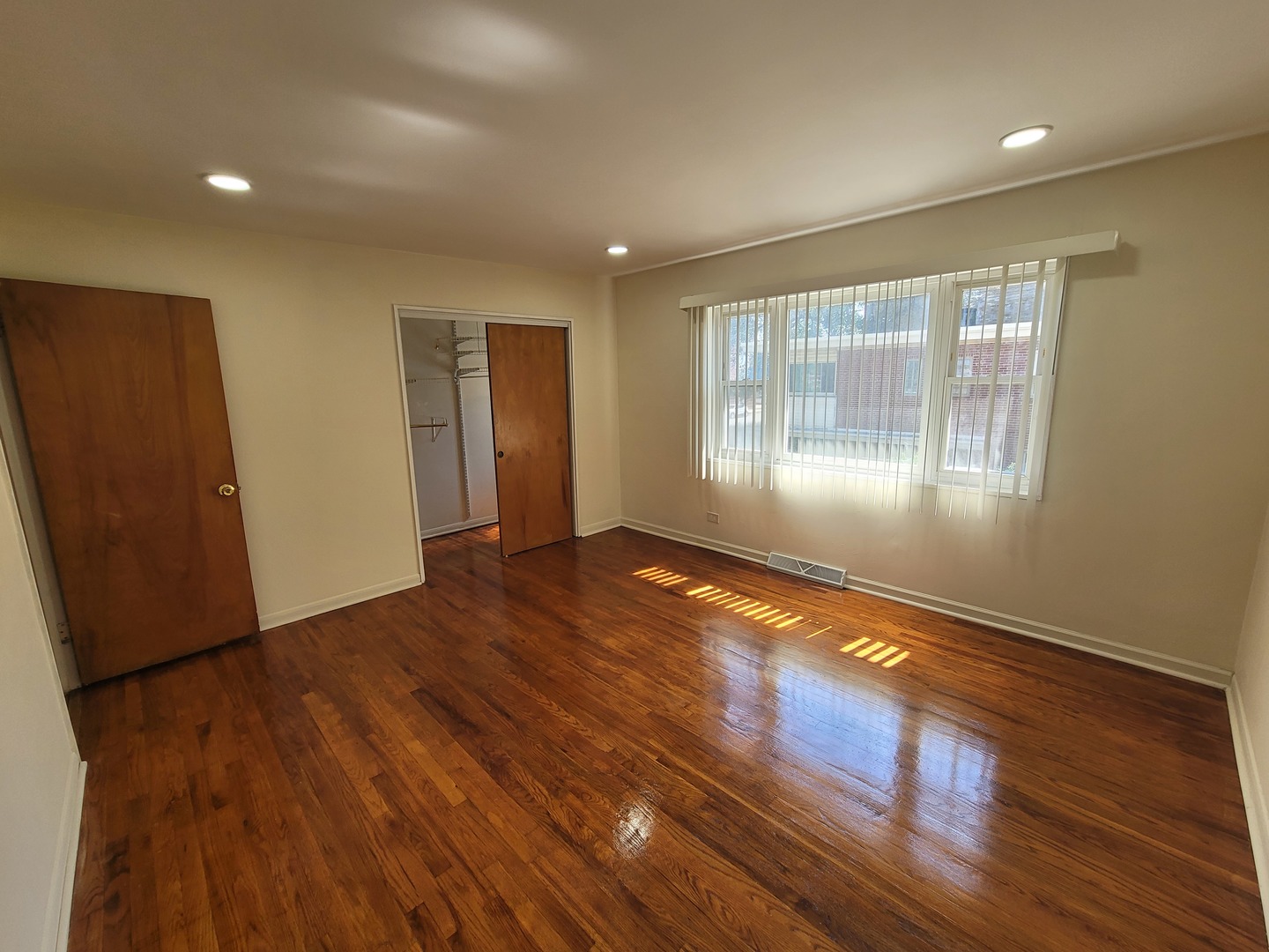 8950 Skokie Boulevard B Property Photo 9