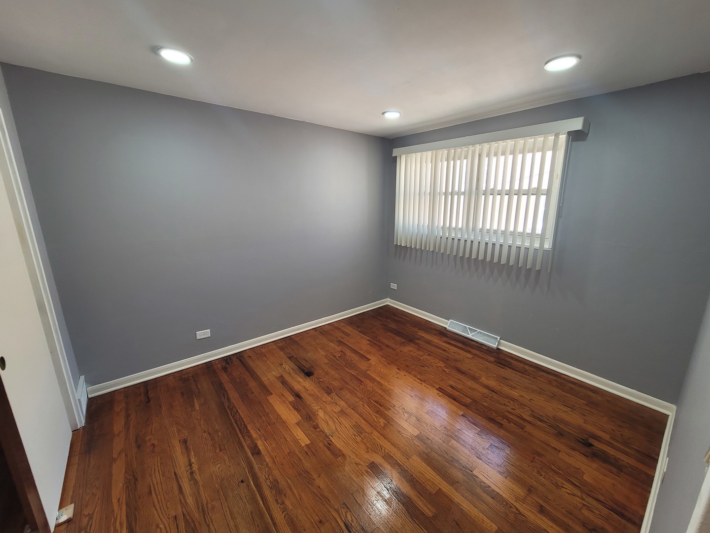 8950 Skokie Boulevard B Property Photo 12