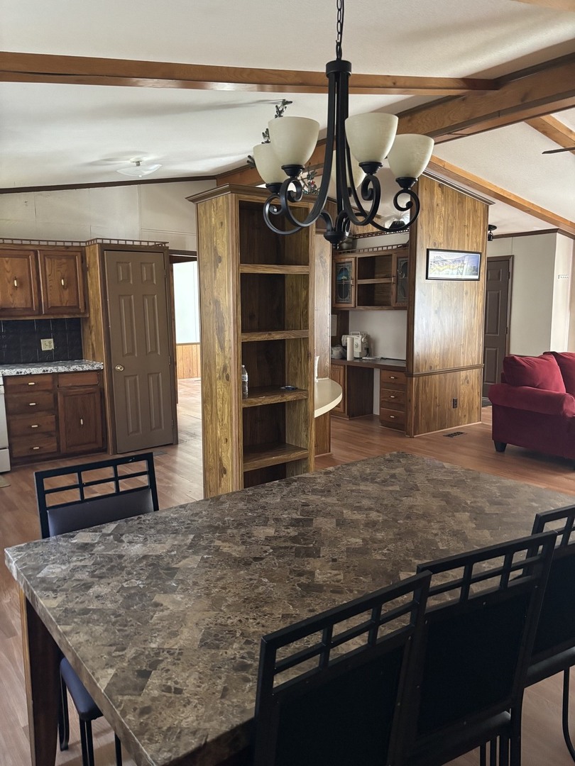 712 Huntsbridge Road Property Photo 3