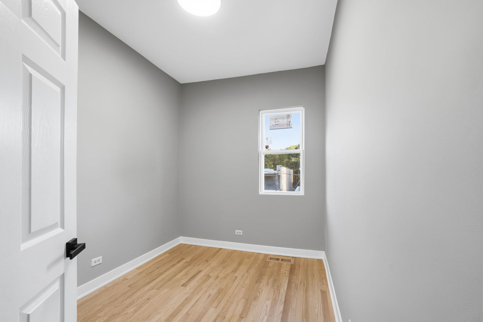 2739 W Maypole Avenue Property Photo 10