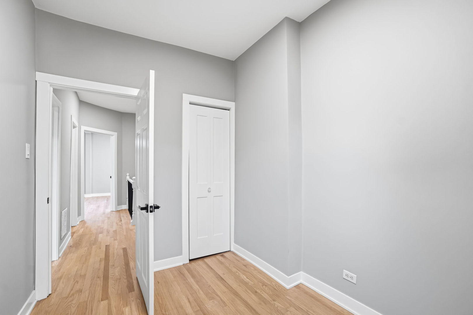 2739 W Maypole Avenue Property Photo 11