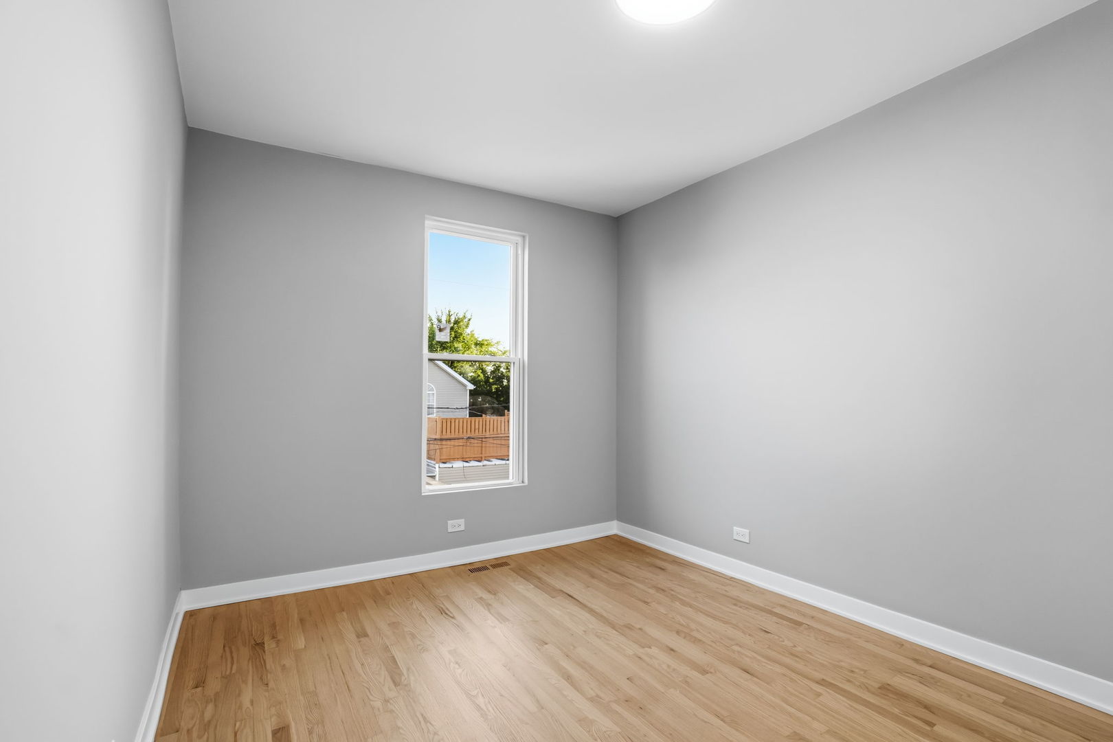 2739 W Maypole Avenue Property Photo 12