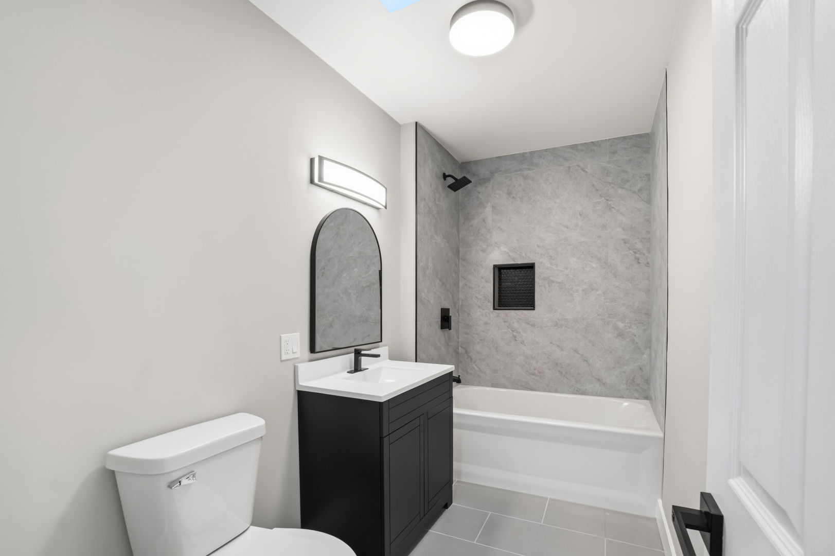 2739 W Maypole Avenue Property Photo 14