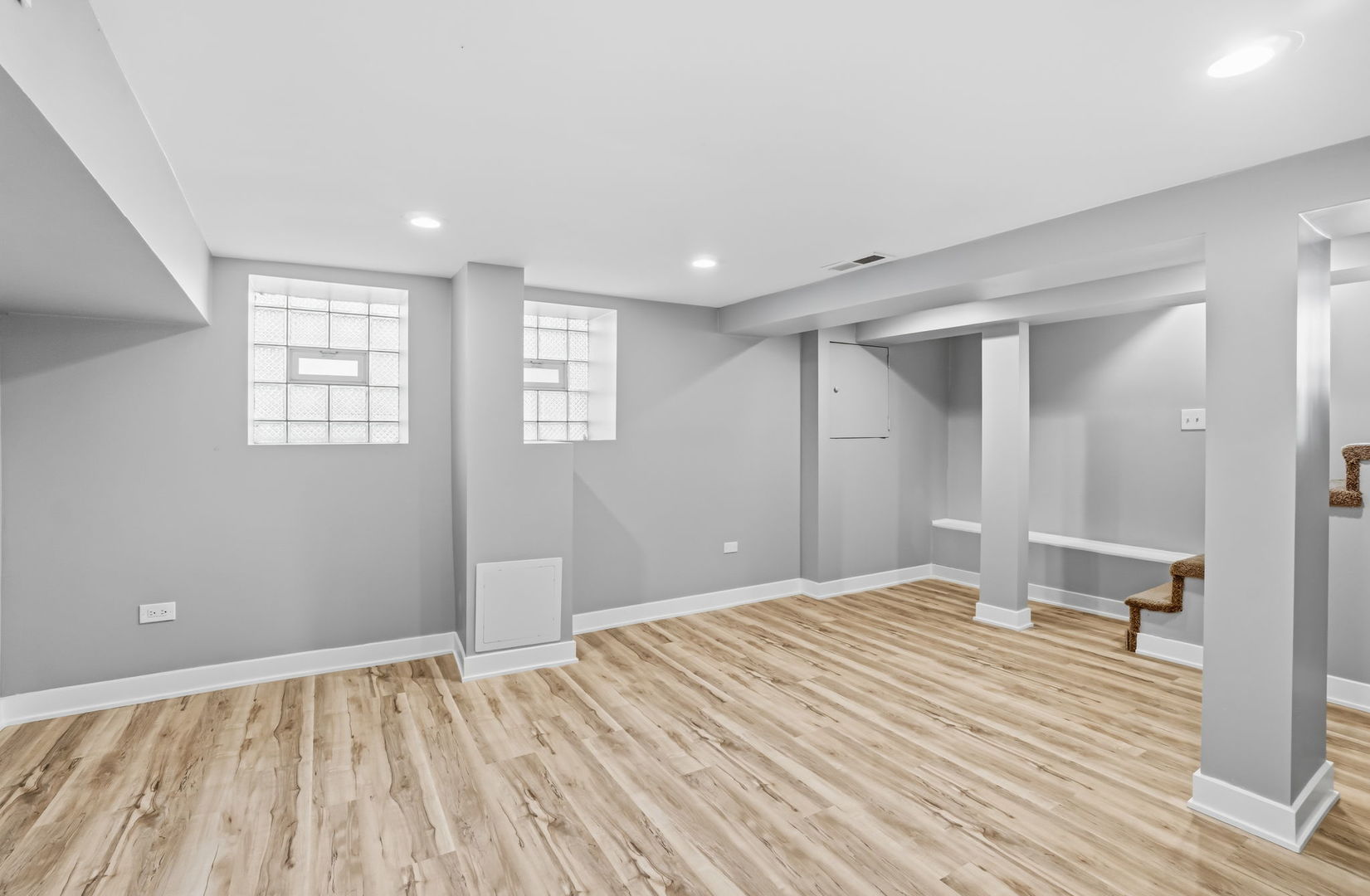 2739 W Maypole Avenue Property Photo 19
