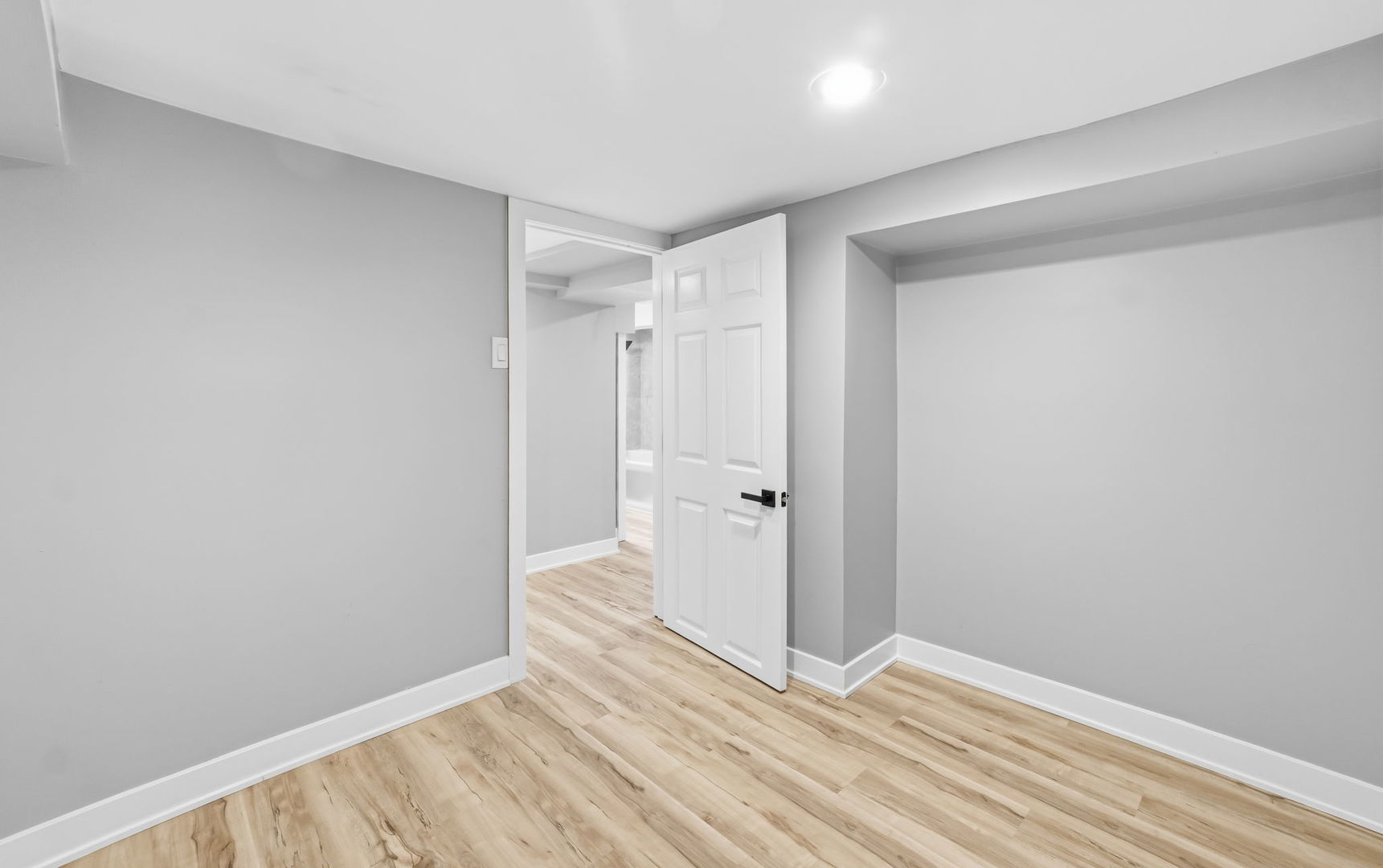 2739 W Maypole Avenue Property Photo 21