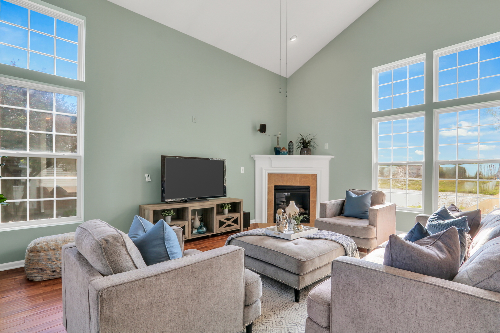 2833 Waterfront Avenue Property Photo 8